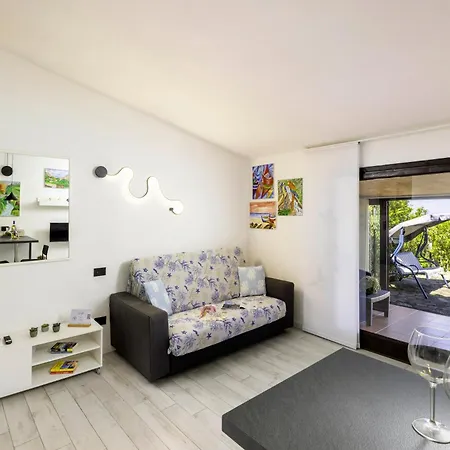 Relax Vista Mare In Moderna Con Ampio Giardino In コスタ・パラディーゾ