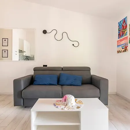 Relax Vista Mare In Moderna Con Ampio Giardino In Holiday home *