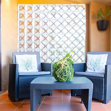 Relax Vista Mare In Moderna Con Ampio Giardino In
