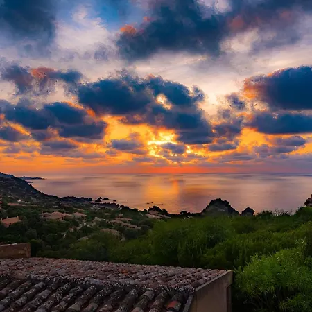 Relax Vista Mare In Moderna Con Ampio Giardino In Holiday home Costa Paradiso