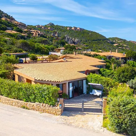 Relax Vista Mare In Moderna Con Ampio Giardino In Holiday home