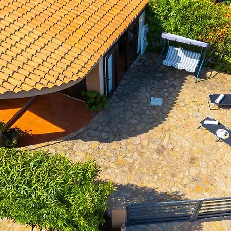 Relax Vista Mare In Moderna Con Ampio Giardino In