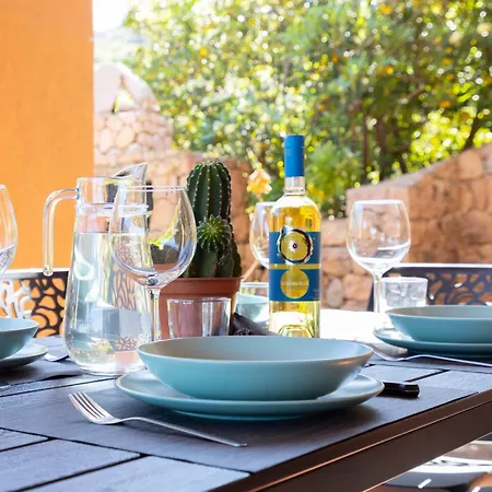 Relax Vista Mare In Moderna Con Ampio Giardino In *