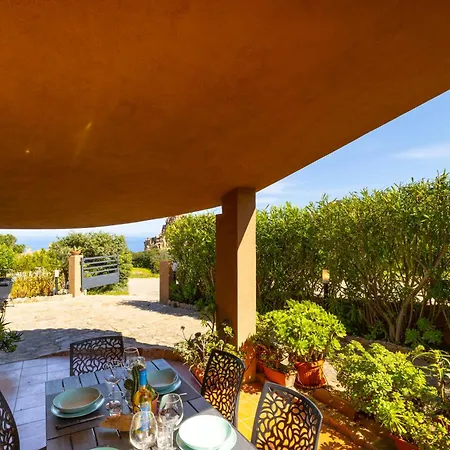 Relax Vista Mare In Moderna Con Ampio Giardino In Holiday home Costa Paradiso