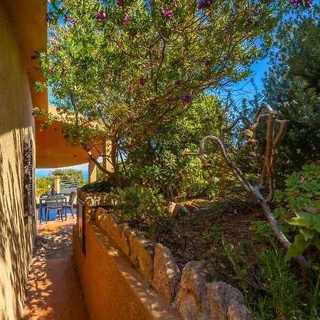 Relax Vista Mare In Moderna Con Ampio Giardino In