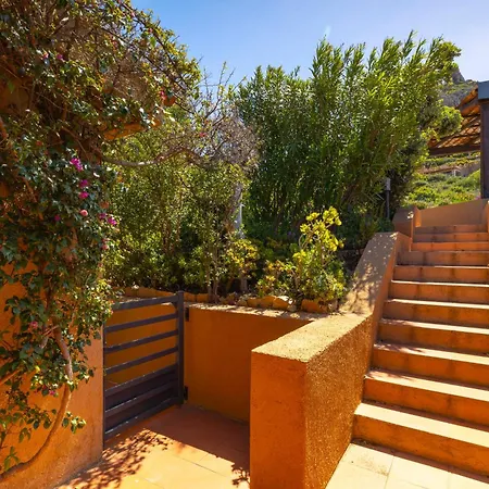 Relax Vista Mare In Moderna Con Ampio Giardino In *