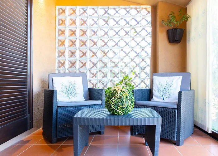 Relax Vista Mare In Moderna Con Ampio Giardino In