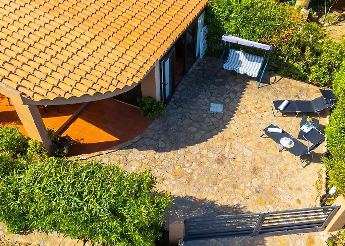 Relax Vista Mare In Moderna Con Ampio Giardino In